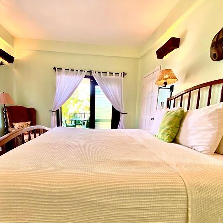 Tranquility Beach Suites Placencia Eksteriør bilde